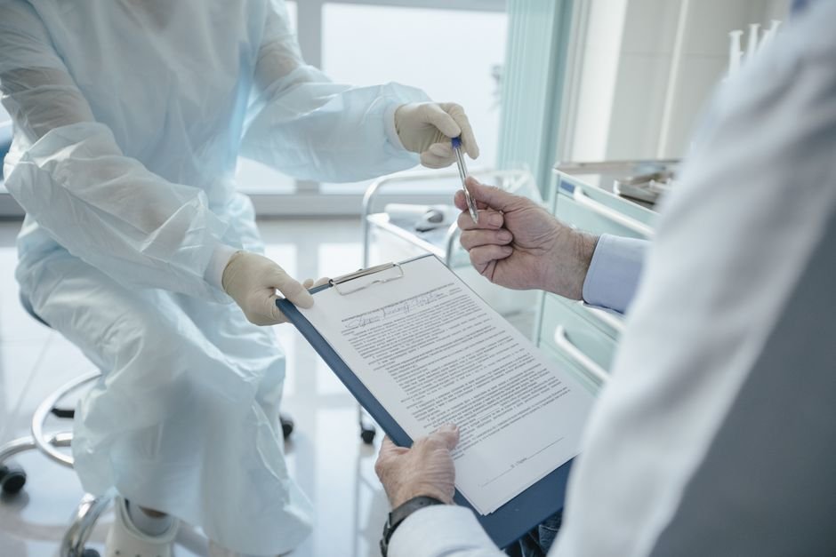 Comparing dental insurance against discount plans